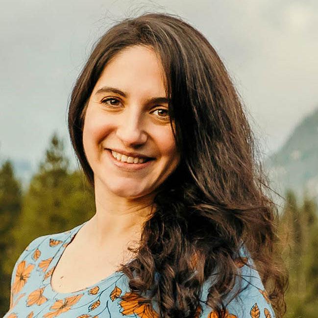 Headshot of Julianne Meisner.